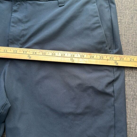 Lululemon Commission Short Relaxed *Warpstreme 11"
True Navy Size 38 - Picture 8 of 12
